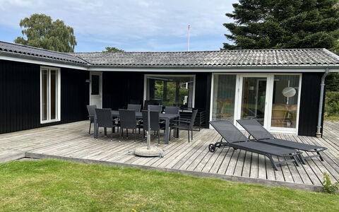 Alrich - 500M from the Sea: Sommerhus, Hjem, Hus, Tag, Veranda, Estate, Sidespor, Garden Bygninger, Stuehus, Gård