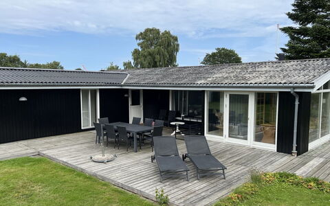 Alrich - 500M from the Sea: Sommerhus, Hjem, Hus, Tag, Veranda, Estate, Sidespor, Garden Bygninger, Stuehus, Gård