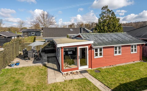 Loella - 35M from the Sea: Tag, Hus, Hjem, Sommerhus, Dør, Sidespor, Dæk, Veranda, Planke, Hårdttræ