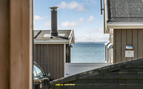 Loella - 35M from the Sea: Tag, Hus, Hjem, Sommerhus, Dør, Sidespor, Dæk, Veranda, Planke, Hårdttræ