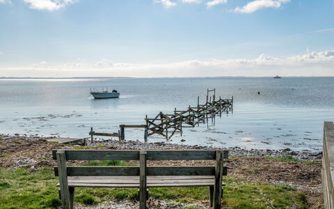 Loella - 35M from the Sea: Tag, Hus, Hjem, Sommerhus, Dør, Sidespor, Dæk, Veranda, Planke, Hårdttræ