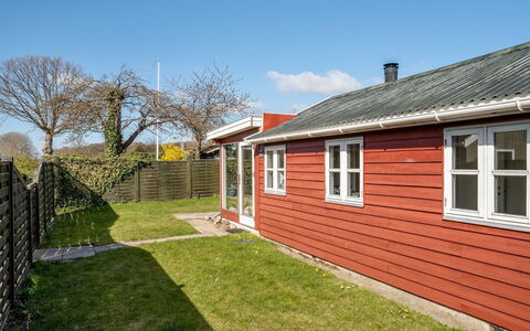 Loella - 35M from the Sea: Tag, Hus, Hjem, Sommerhus, Dør, Sidespor, Dæk, Veranda, Planke, Hårdttræ