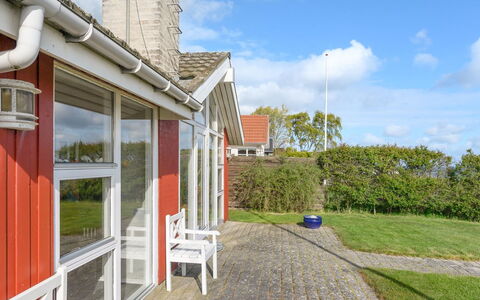 Keti - 5M from the Sea: Blå, Busk, Sommerhus, Bunddække, Have, Estate, Skygge, Landscaping, Stuehus, Eco Hotel