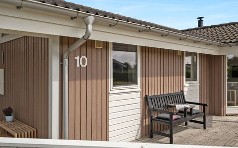 Stefanka - 600M from the Sea: Tag, Hus, Hjem, Sommerhus, Dør, Sidespor, Dæk, Veranda, Planke, Hårdttræ