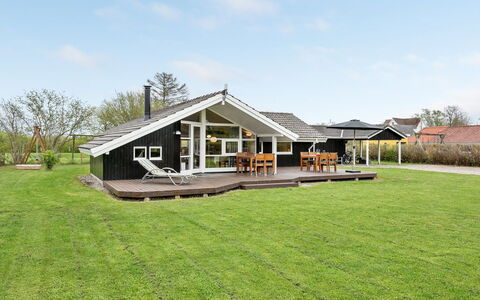 Tore - 200M from the Sea: Tag, Hus, Hjem, Sommerhus, Sidespor, Estate, Indkørsel, Garden Bygninger, Gård, Skur