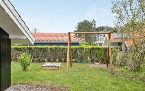 Tore - 200M from the Sea: Tag, Hus, Hjem, Sommerhus, Sidespor, Estate, Indkørsel, Garden Bygninger, Gård, Skur