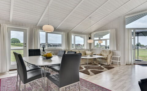 Sisko - 600M from the Sea: Loft, Etage, Hjem, Lysarmatur, Design, Trægulve, Hårdttræ, Stue, Køkken & Spisebord, Villa