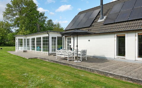 Gunhilda - 200M from the Sea: Tag, Hus, Hjem, Sommerhus, Dør, Sidespor, Dæk, Veranda, Planke, Hårdttræ