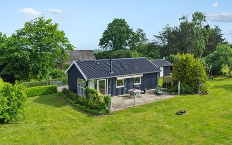 Locan - 1.2Km from the Sea: Tag, Hus, Hjem, Sommerhus, Sidespor, Estate, Indkørsel, Garden Bygninger, Gård, Skur