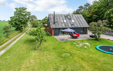 Emin - 100M from the Sea: Græs, Græs-, Hjem, Sommerhus, Landdistrikt, Have, Bunddække, Lawn, Eng