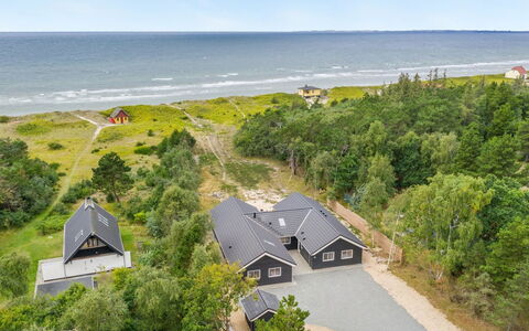Jorn - 75M from the Sea: Hus, Tag, Hjem, Sommerhus, Skur, Garden Bygninger, Sidespor, Gård, Bjælkehytte, Hytte