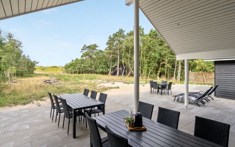 Jorn - 75M from the Sea: Hus, Tag, Hjem, Sommerhus, Skur, Garden Bygninger, Sidespor, Gård, Bjælkehytte, Hytte
