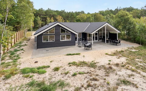 Jorn - 75M from the Sea: Hus, Tag, Hjem, Sommerhus, Skur, Garden Bygninger, Sidespor, Gård, Bjælkehytte, Hytte