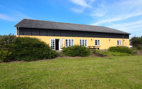 Joran - 120M from the Sea: Græs, Tag, Land Lot, Almindeligt, Hjem, Sommerhus, Lawn, Stuehus, Estate, Have