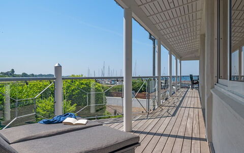 Irma - 25M from the Sea: Tag, Hus, Hjem, Sommerhus, Sidespor, Estate, Indkørsel, Garden Bygninger, Gård, Skur