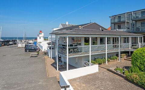 Irma - 25M from the Sea: Tag, Hus, Hjem, Sommerhus, Sidespor, Estate, Indkørsel, Garden Bygninger, Gård, Skur