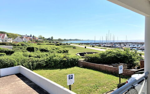 Irma - 25M from the Sea: Tag, Hus, Hjem, Sommerhus, Sidespor, Estate, Indkørsel, Garden Bygninger, Gård, Skur