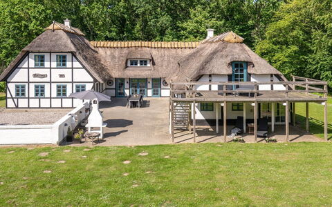 Sirkku - 320M from the Sea: Sommerhus, Hjem, Hus, Tag, Veranda, Estate, Sidespor, Garden Bygninger, Stuehus, Gård
