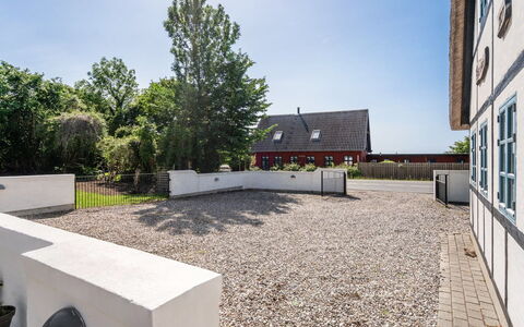 Sirkku - 320M from the Sea: Sommerhus, Hjem, Hus, Tag, Veranda, Estate, Sidespor, Garden Bygninger, Stuehus, Gård