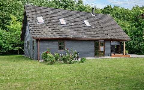 Jorith - 550M from the Sea: Tag, Hus, Hjem, Sommerhus, Sidespor, Estate, Indkørsel, Garden Bygninger, Gård, Skur