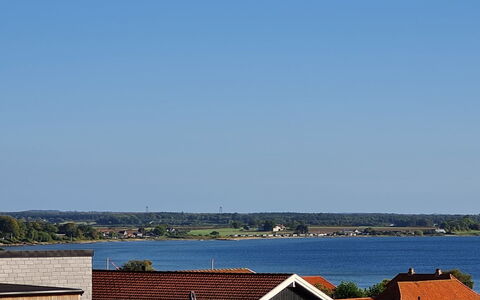 Gunborg - 400M from the Sea: Møbel, Indretning, Gulvbelægning, Træ, Etage, Loft, Trægulve, Stol, Bord, Belysning