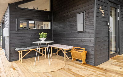 Gunborg - 400M from the Sea