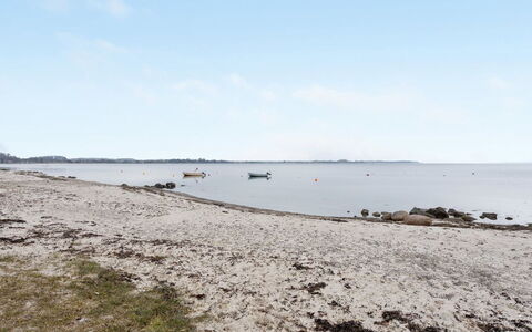 Kei - 75M from the Sea: Himmel, Blå, Vand, Krop Af Vand, Strand, Naturligt Miljø, Horisont, Kyst, Coastal Og Oceaniske Landskabsformer