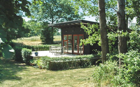 Pirjo - 50M from the Sea: Hus, Tag, Hjem, Sommerhus, Estate, Stuehus, Villa, Veranda, Sidespor