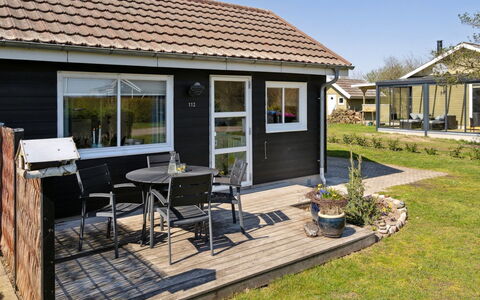 Anisa - 400M from the Sea: Møbel, Indretning, Gulvbelægning, Træ, Etage, Loft, Trægulve, Stol, Bord, Belysning