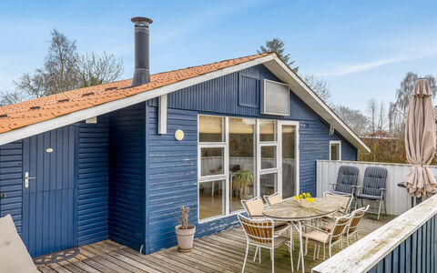Susette - 400M from the Sea: 