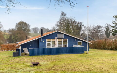Susette - 400M from the Sea: 