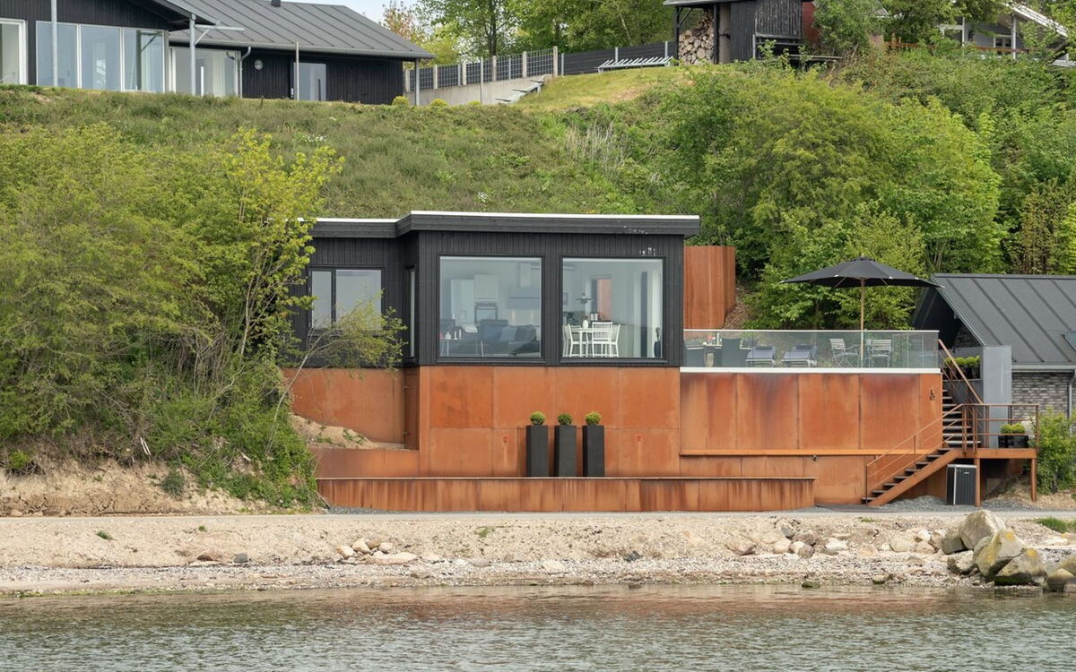 Florinda - 10M from the Sea