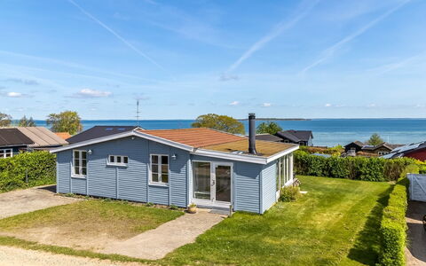 Stamena - 200M from the Sea: Tag, Hus, Hjem, Sommerhus, Dør, Sidespor, Dæk, Veranda, Planke, Hårdttræ
