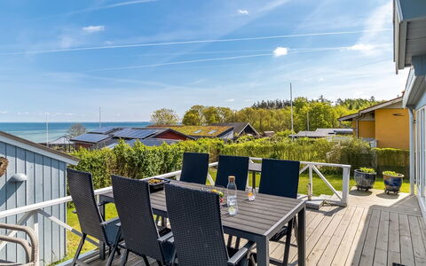 Stamena - 200M from the Sea: Tag, Hus, Hjem, Sommerhus, Dør, Sidespor, Dæk, Veranda, Planke, Hårdttræ