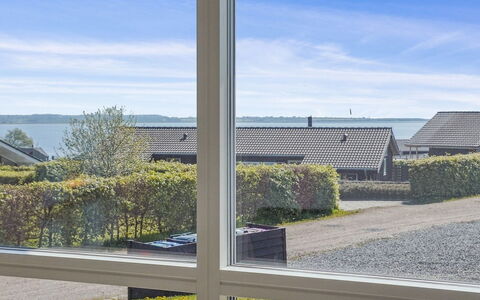 Tenaya - 200M from the Sea: Boligområde, Tag, Forstad, Indkørsel, Estate, Skorsten
