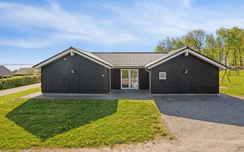 Tenaya - 200M from the Sea: Boligområde, Tag, Forstad, Indkørsel, Estate, Skorsten