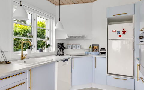 Gülbahar - 300M from the Sea: Indretning, Køkken, Gulvbelægning, Køkken Apparat, Countertop, Cabinetry, Større Bandage, Loft, Hjem, Belysning