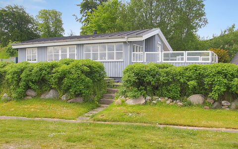 Melia - 50M to the Fjord: Træ, Tag, Arkitektur, Hjem, Hus, Sommerhus, Sidespor, Hårdttræ, Hældning, Estate