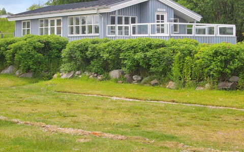 Melia - 50M to the Fjord: Træ, Tag, Arkitektur, Hjem, Hus, Sommerhus, Sidespor, Hårdttræ, Hældning, Estate