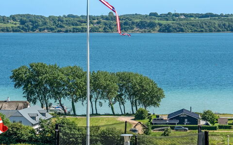 Jenvold - 300M to the Fjord: Tag, Hus, Land Lot, Hjem, Sommerhus, Estate, Garden Bygninger, Skygge, Bjælkehytte, Landscaping