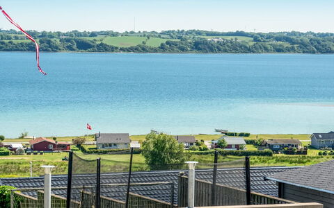 Jenvold - 300M to the Fjord: Tag, Hus, Land Lot, Hjem, Sommerhus, Estate, Garden Bygninger, Skygge, Bjælkehytte, Landscaping