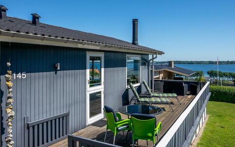Jenvold - 300M to the Fjord: Tag, Hus, Land Lot, Hjem, Sommerhus, Estate, Garden Bygninger, Skygge, Bjælkehytte, Landscaping
