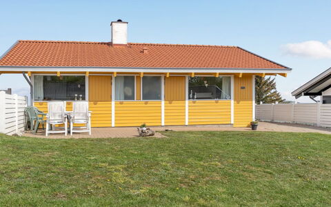 Alya - 200M from the Sea: Blå, Busk, Sommerhus, Bunddække, Have, Estate, Skygge, Landscaping, Stuehus, Eco Hotel