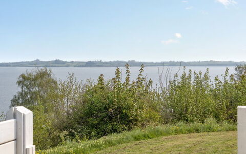 Alya - 200M from the Sea: Blå, Busk, Sommerhus, Bunddække, Have, Estate, Skygge, Landscaping, Stuehus, Eco Hotel