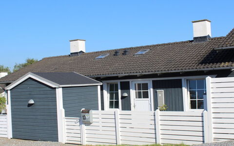 Marga - 400M from the Sea: Tag, Hus, Hjem, Sommerhus, Dør, Sidespor, Dæk, Veranda, Planke, Hårdttræ