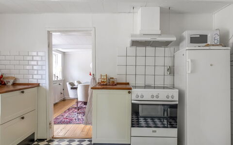 Ilsa - 9.8Km from the Sea: Køkken Apparat, Gulvbelægning, Køkken, Større Bandage, Etage, Cabinetry, Træ, Indretning, Countertop, Komfur