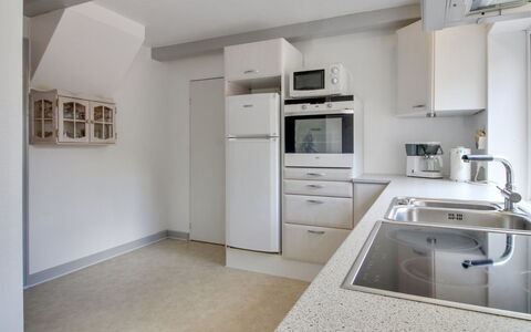Skarpe: Køkken, Countertop, Gulvbelægning, Køkken Apparat, Indretning, Cabinetry, Etage, Større Bandage, Loft, Håndvask