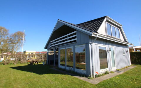 Sauli - 200M to the Fjord: Arkitektur, Tag, Hjem, Kompositmateriale, Dagslys, Sidespor, Indkørsel