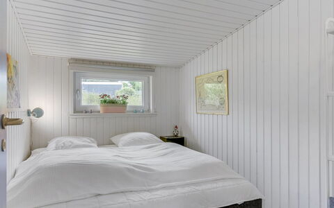 Elain - from the Sea: Loft, Indretning, Gulvbelægning, Soveværelse, Etage, Sengetøj, Seng, Sengetøj, Planke, Lysarmatur