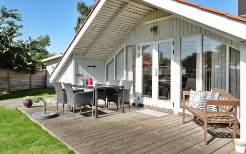 Katrina - 50M to the Fjord: Tag, Hus, Land Lot, Hjem, Sommerhus, Estate, Garden Bygninger, Skygge, Bjælkehytte, Landscaping